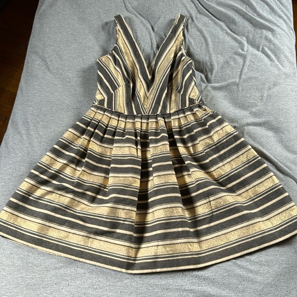 gently used we are a pet friendly home just cats - Picture 1 of 4